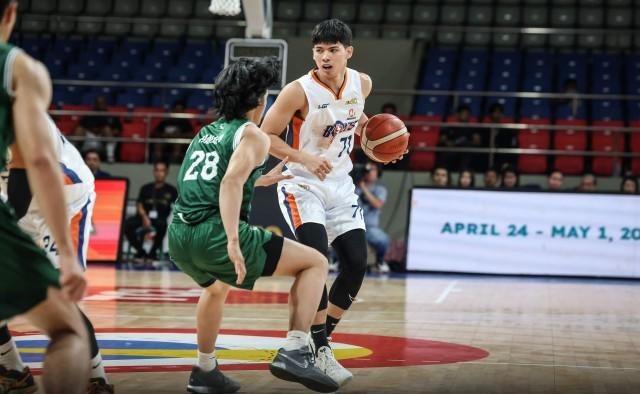 凭借其在西 凭借其在西